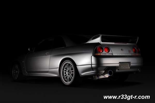 r33gt-r.com-Aki-gtr-rear